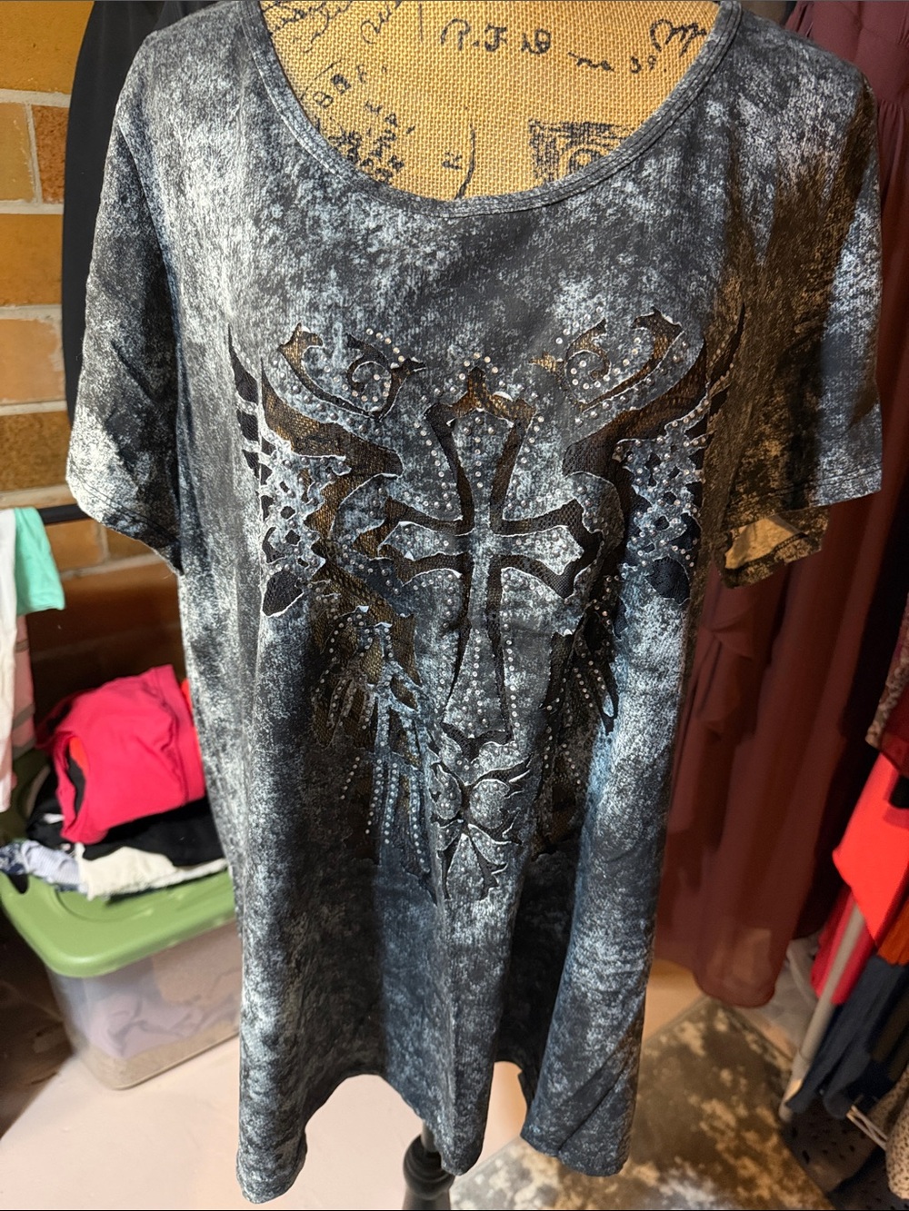 Maurices 3X Women’s Black Acid-Wash Cross Graphic Short-Sleeve Top
